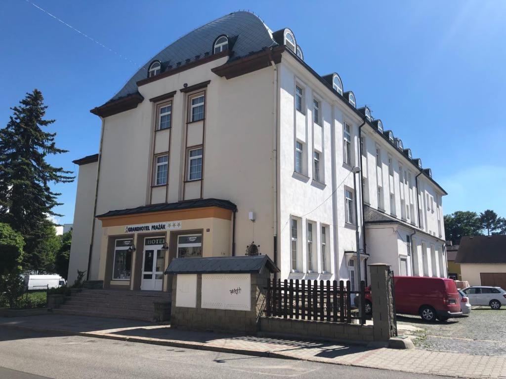 Grandhotel Nový Bor 외부 사진